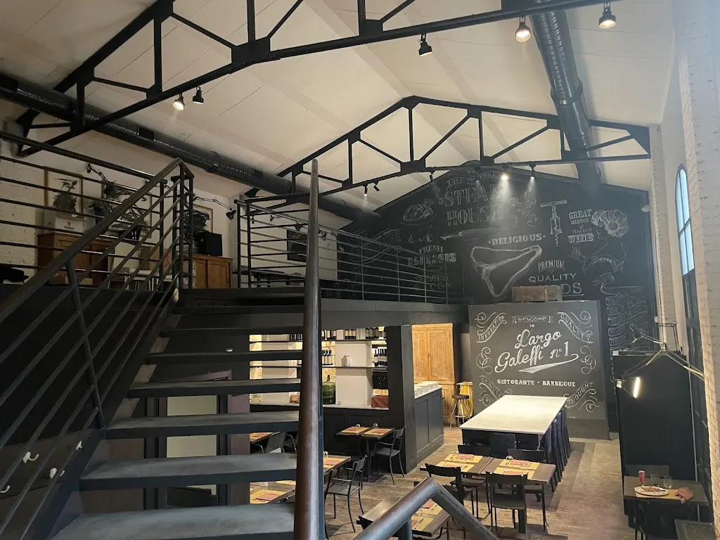 Largo Galeffi 1 restaurant in Montevarchi