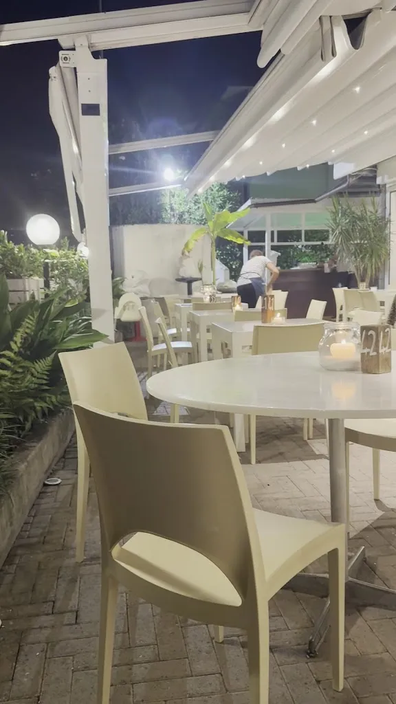 Ristorante Mangeria Amici dell'Universo_Montignoso_slider_image_2