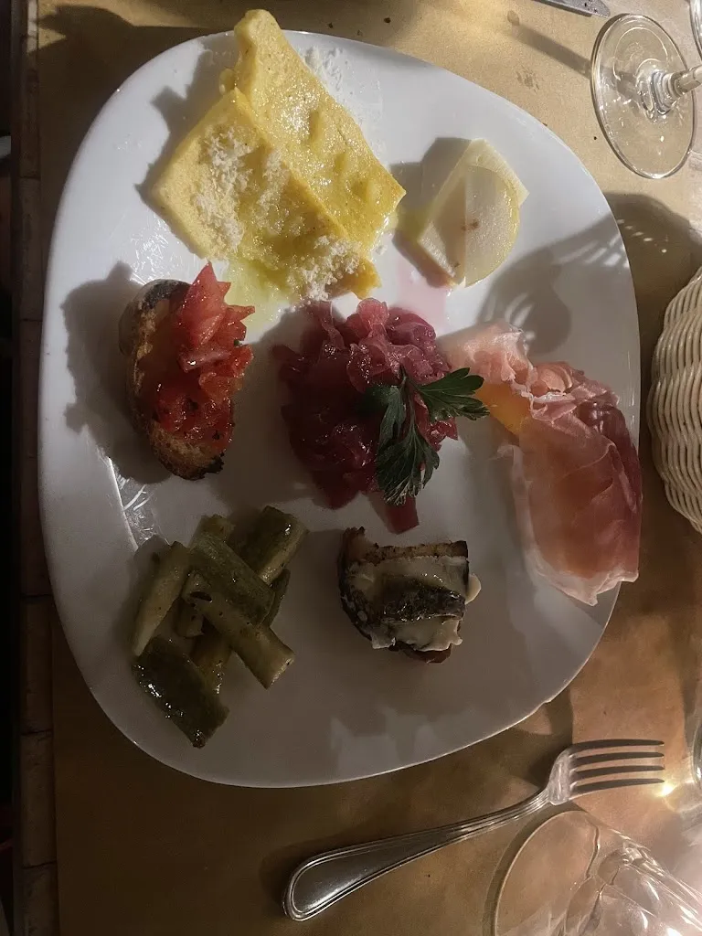 Martina Cividini_La Grotta Verde_Montignoso_review