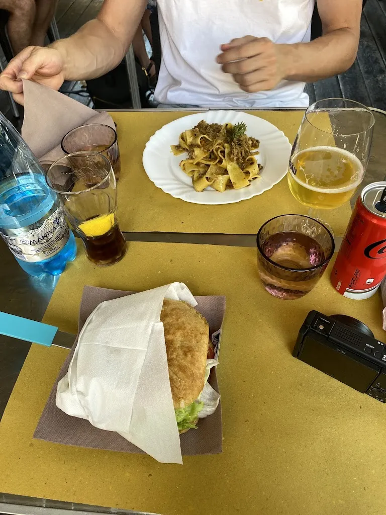 Anna_Peggio Palaia Pub_Palaia_review