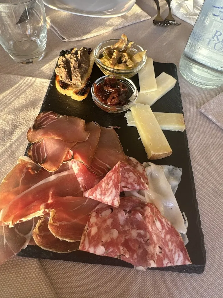 Irina Petcu_Tenuta Risalpiano - Agriturismo e Ristorante_Pelago_review