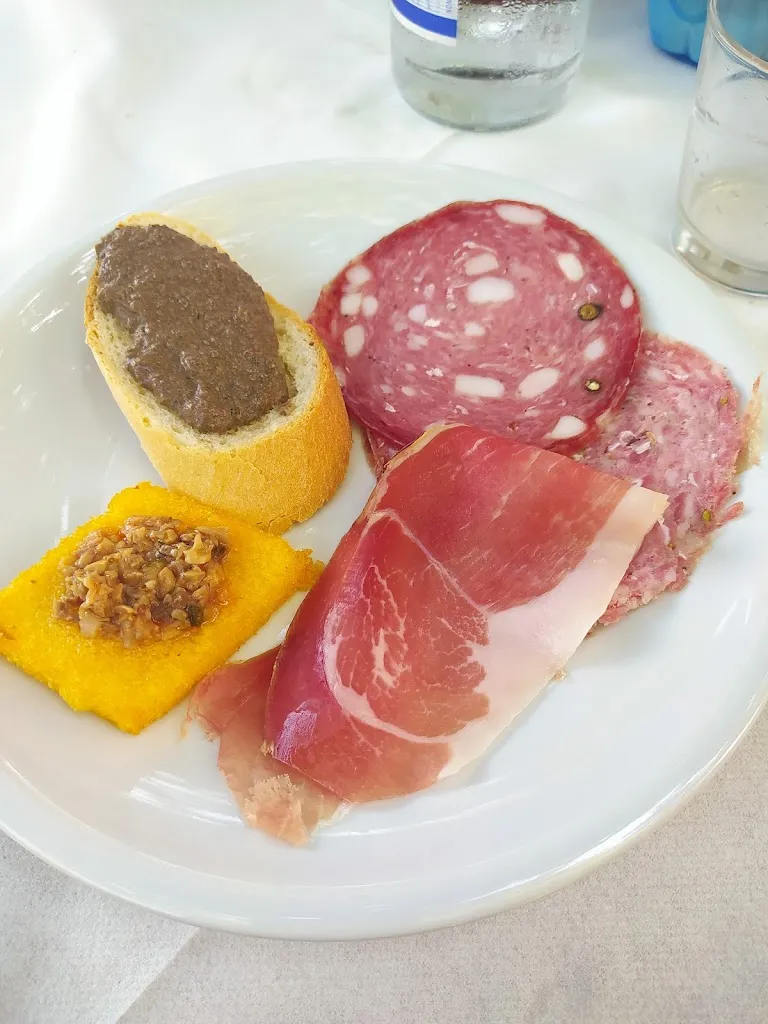 Eme Izadore_Le Cupole_Pelago_recensione