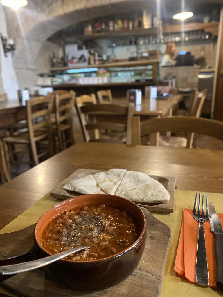 An Do Truong_La Solferina_Piancastagnaio_review