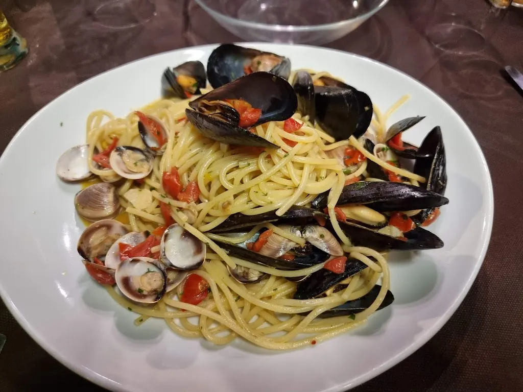 Maikel Van Geert_Pizzeria Via Nova_Peccioli_Bewertung