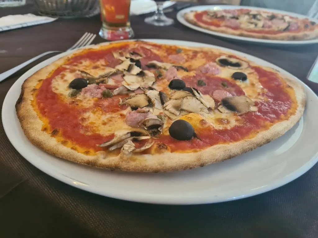 Pizzeria Via Nova_Peccioli_slider_image_2
