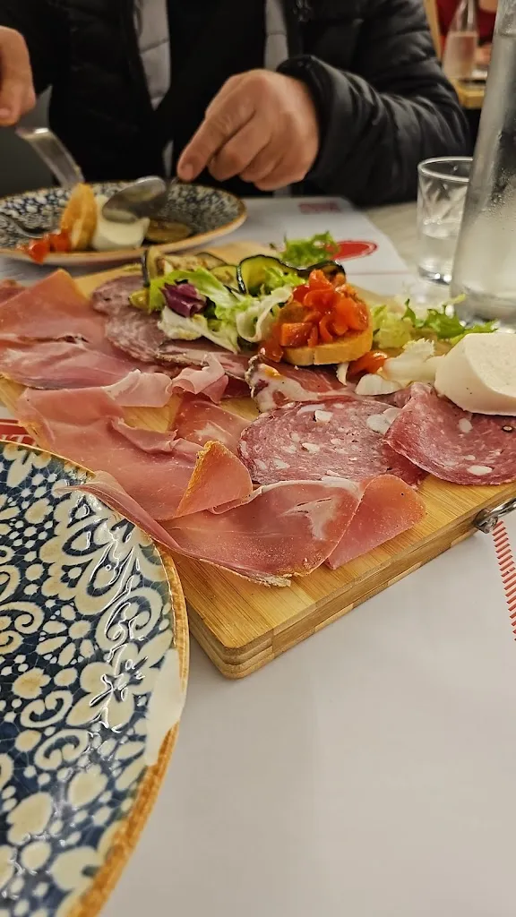 Silviu Elena_Ristorante Il Vesuvio_Pieve al Toppo_recensione