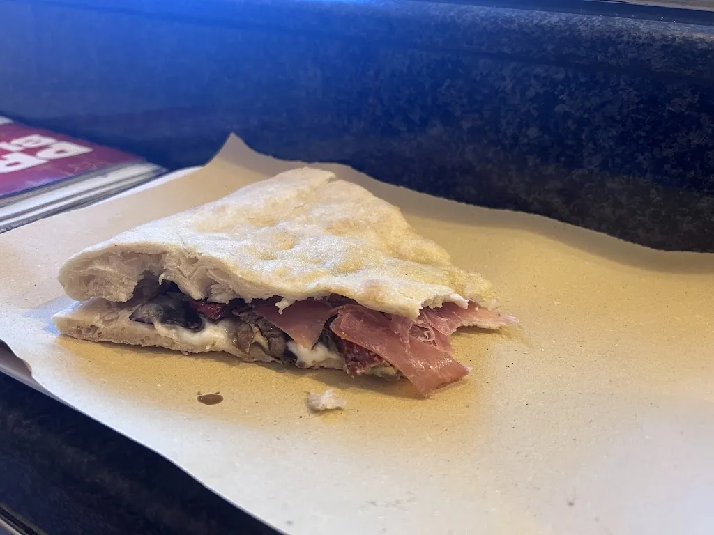 enry garcia_Pizzeria La Pesa_Pieve Santo Stefano_review