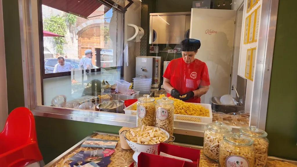 Jaszy Curious_We Love Pasta - Pisa_Pisa_review