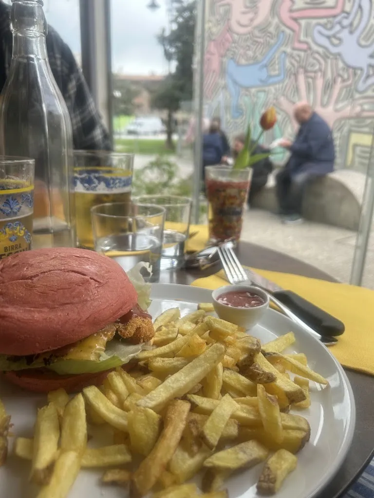 Fran Miller_ArtBurger_Pisa_review