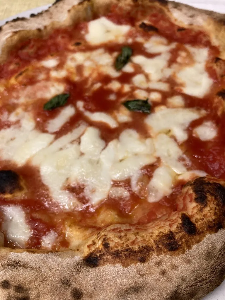 Anastasia Ruchk_Pizzeria Mondo Pizza_Piombino_review