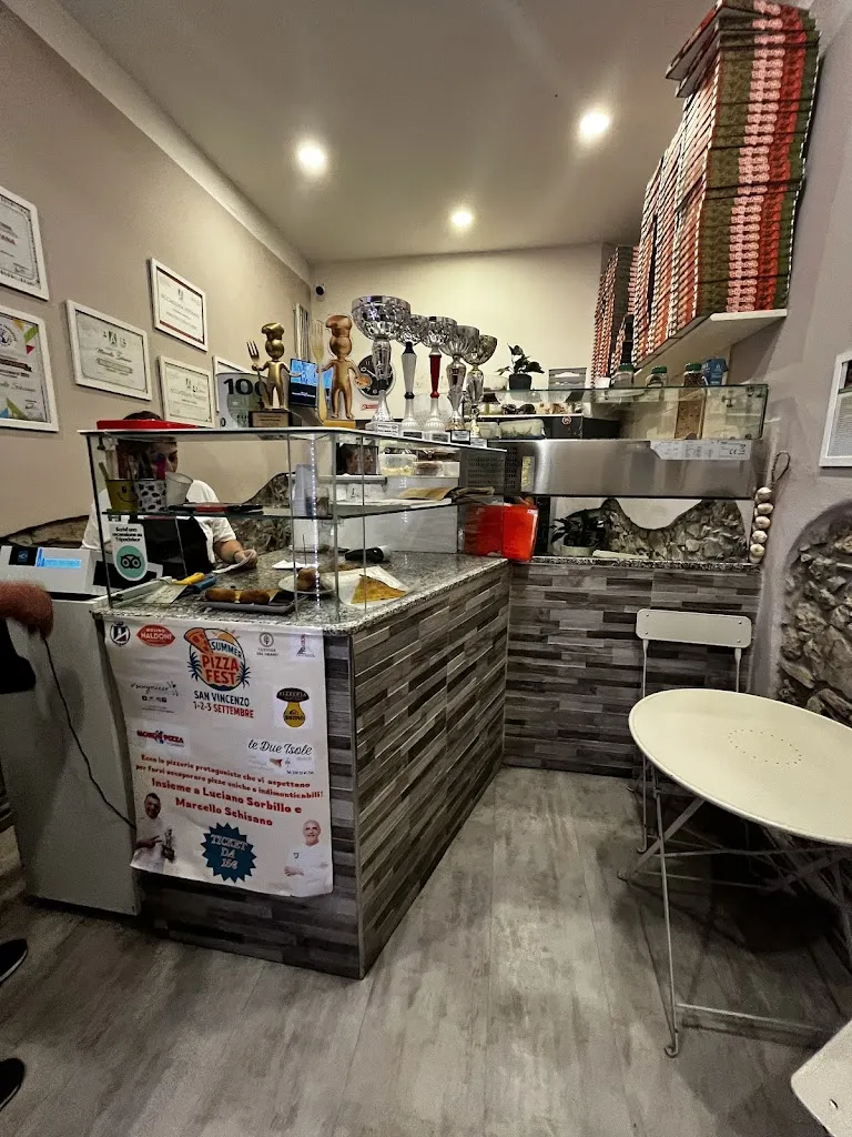 Pizzeria Mondo Pizza_Piombino_slider_image_2