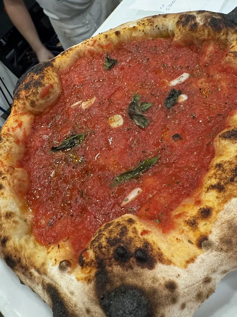 Pizzeria Mondo Pizza_Piombino_slider_image_3