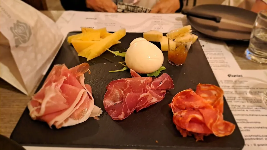 Enrico Di Roberti_Drengots Beer Food e Lounge bar_Monte Sant'Angelo_review