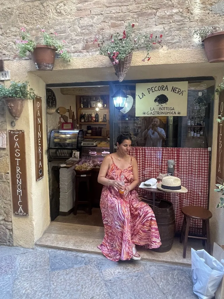 Josue Rodriguez_La pecora nera Bottega gastronomica osteria_Pienza_review