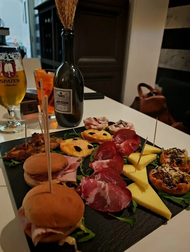 LEKO di Monte Sant'Angelo - Aperitivi, pinse, panini e birra artigianale restaurant in Monte Sant'Angelo