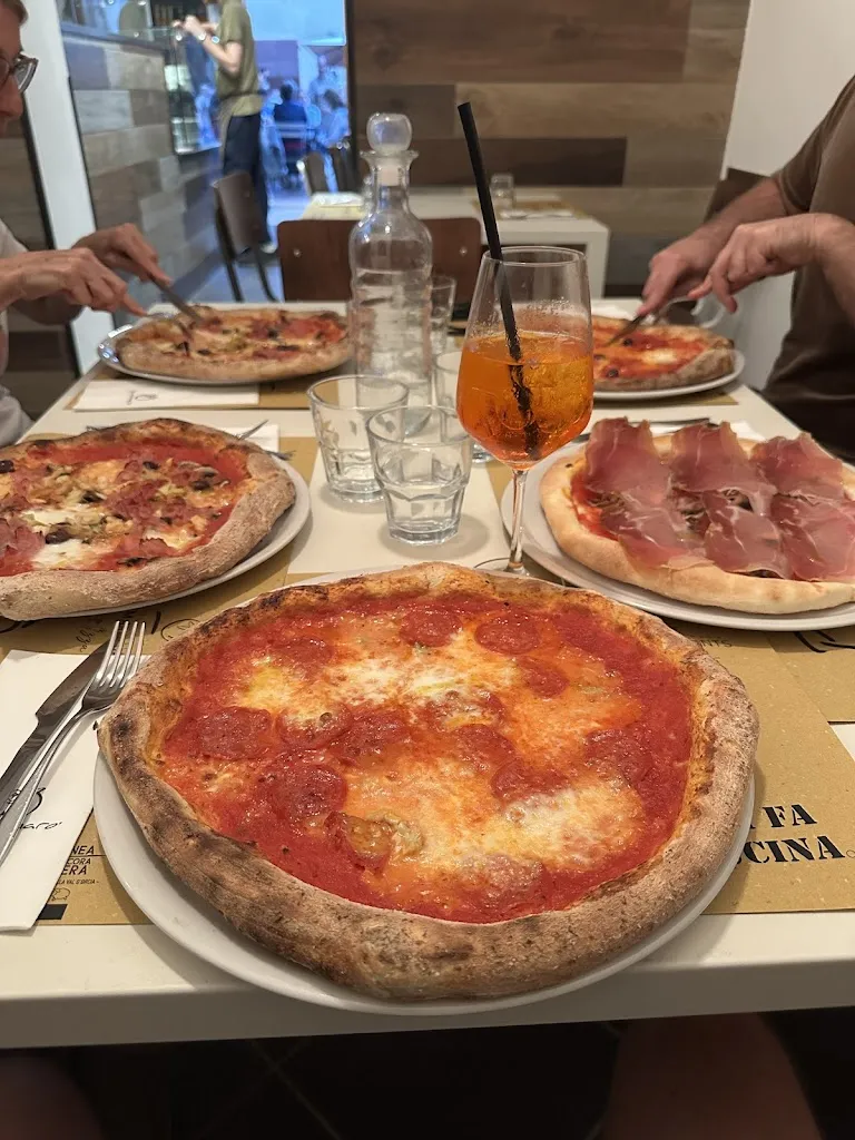 Cody Clements_Pizzeria Pummaro'_Pienza_review