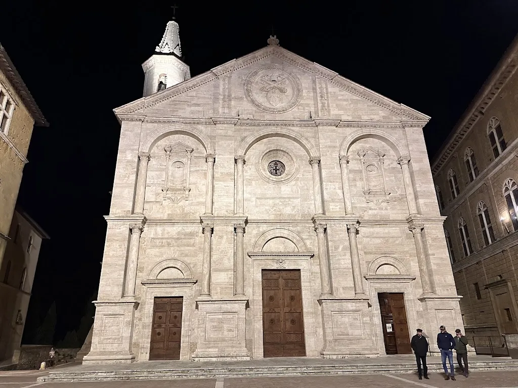 Jorge J. Garcia_Pienza Cathedral_Pienza_recensione