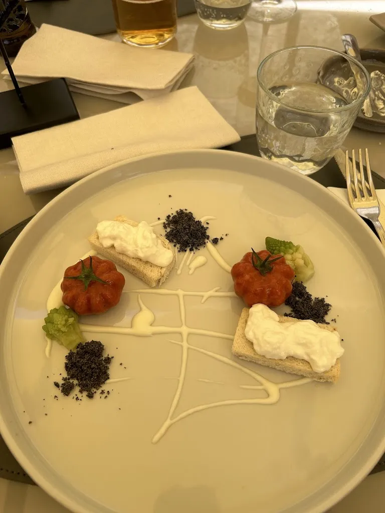 Edda Heitmann_Deb's Lounge_Pienza_review