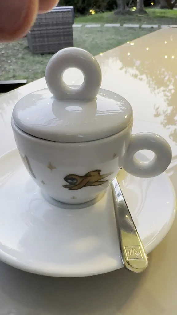 Deb's Lounge_Pienza_slider_image_2