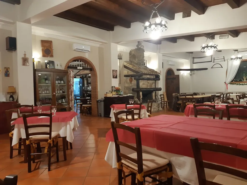 Tenuta Tre Mariti restaurant in Monte Sant'Angelo