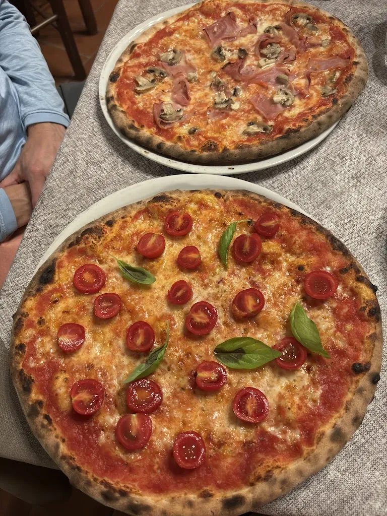 Sheila Johnson_Il NOCE Trattoria pizzeria_Pitigliano_review