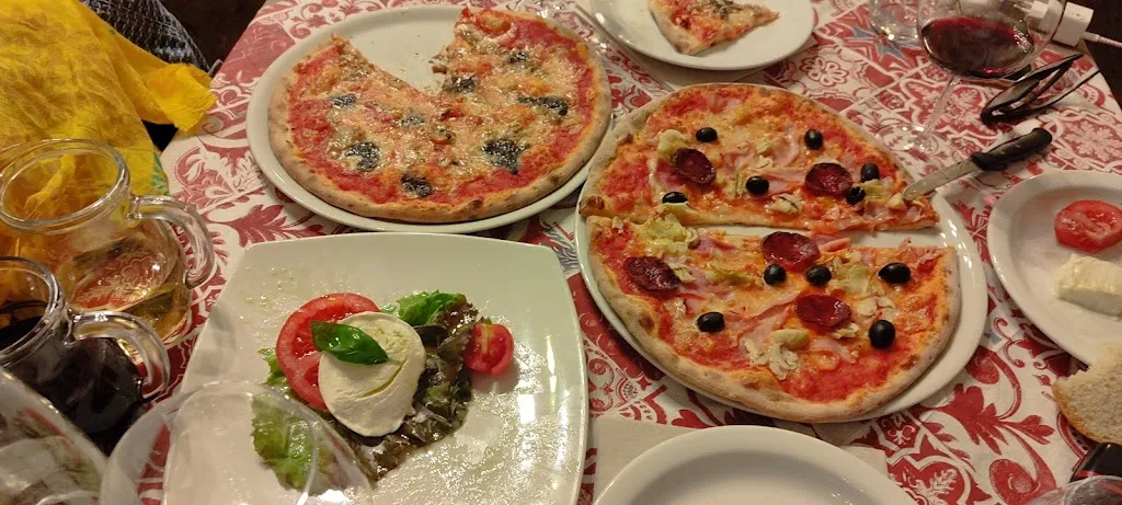 Hülya Yüksel_Il NOCE Trattoria pizzeria_Pitigliano_review