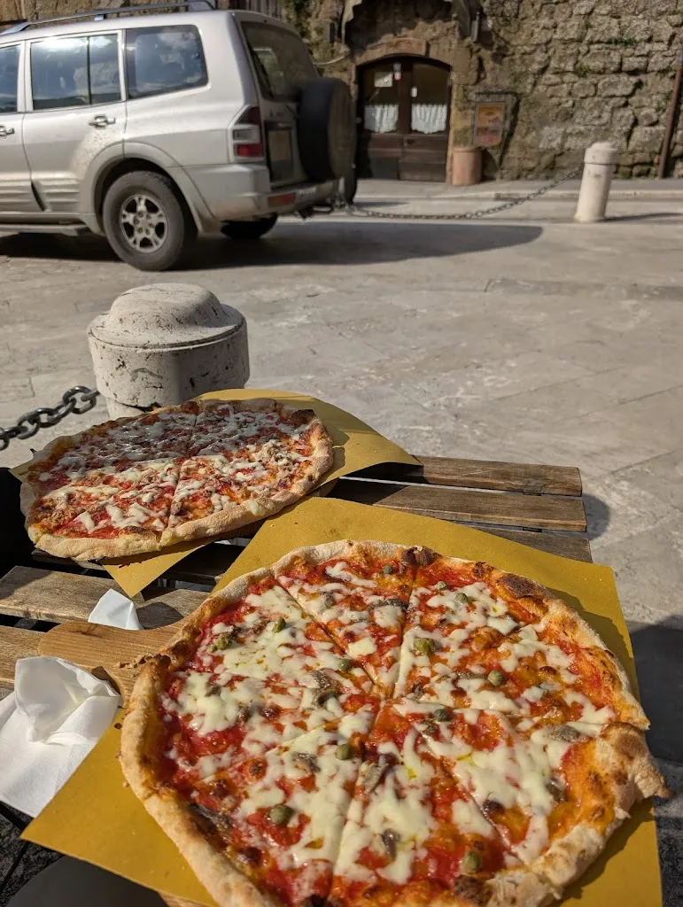 Xantus Hunor_La Casa di Gea Pizzeria asporto take away_Pitigliano_review