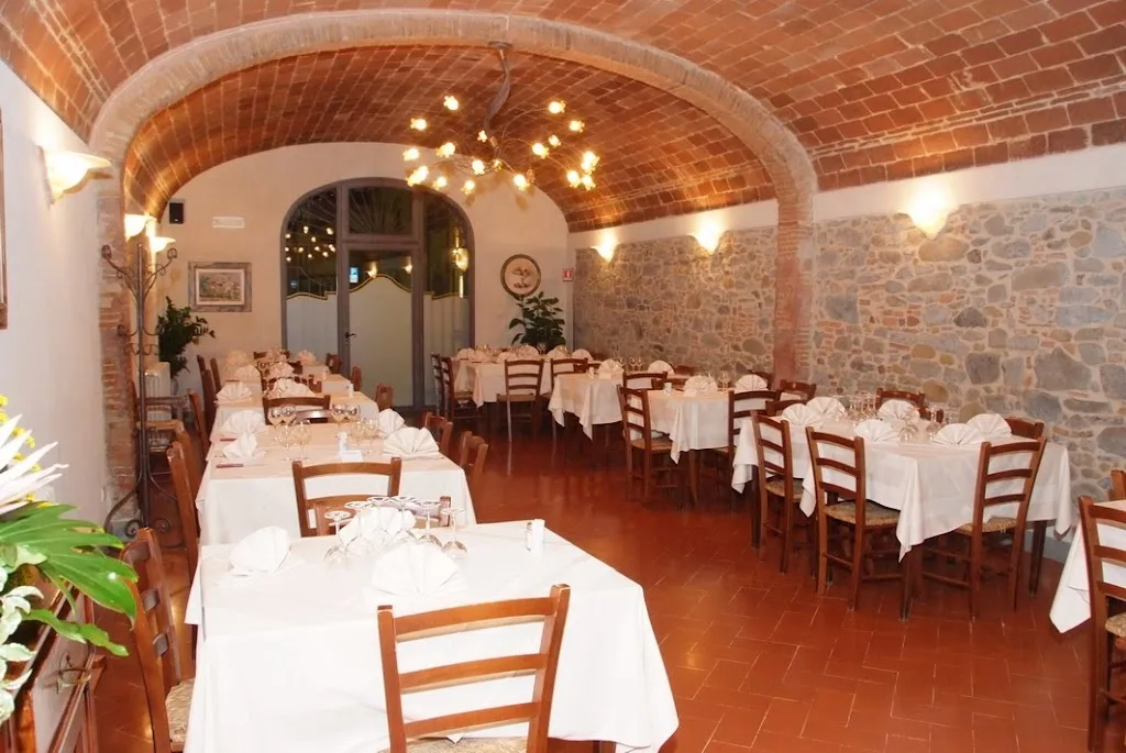 Il Falcone restaurant in Poggio A Caiano
