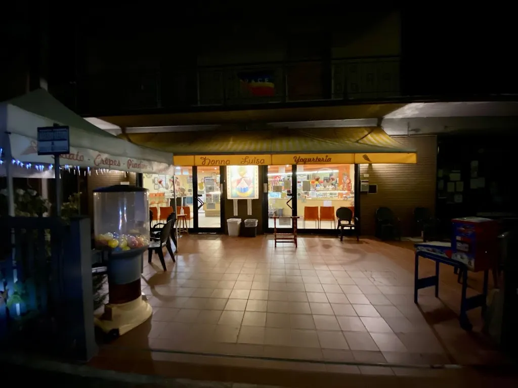 Davide Romano Biagiotti_Gelateria Nonna Luisa_Poggio A Caiano_review