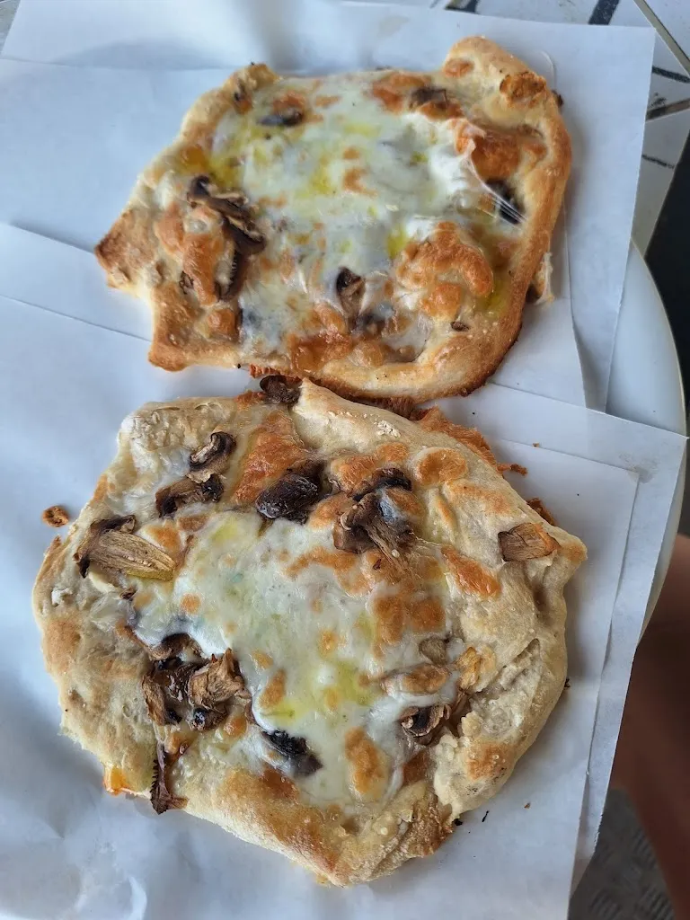 Solveig Straalberg_Pizzeria Bar La Loggia_Poggio A Caiano_recensione