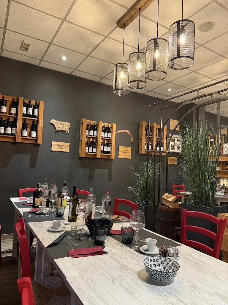 Ristomacelleria Media Cottura restaurant in Porcari