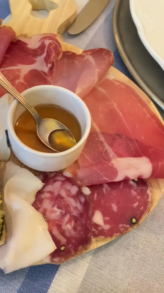 Antica trattoria pelliccia_Pontremoli_slider_image_2