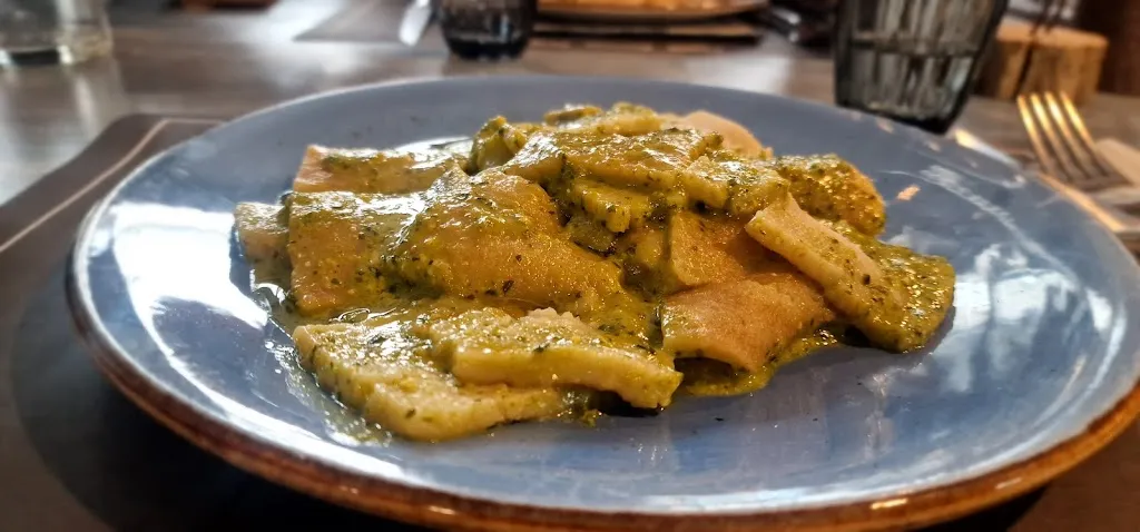 Caterina Aiello_Pizzeria Country Ristorante e Panigacceria_Pontremoli_review