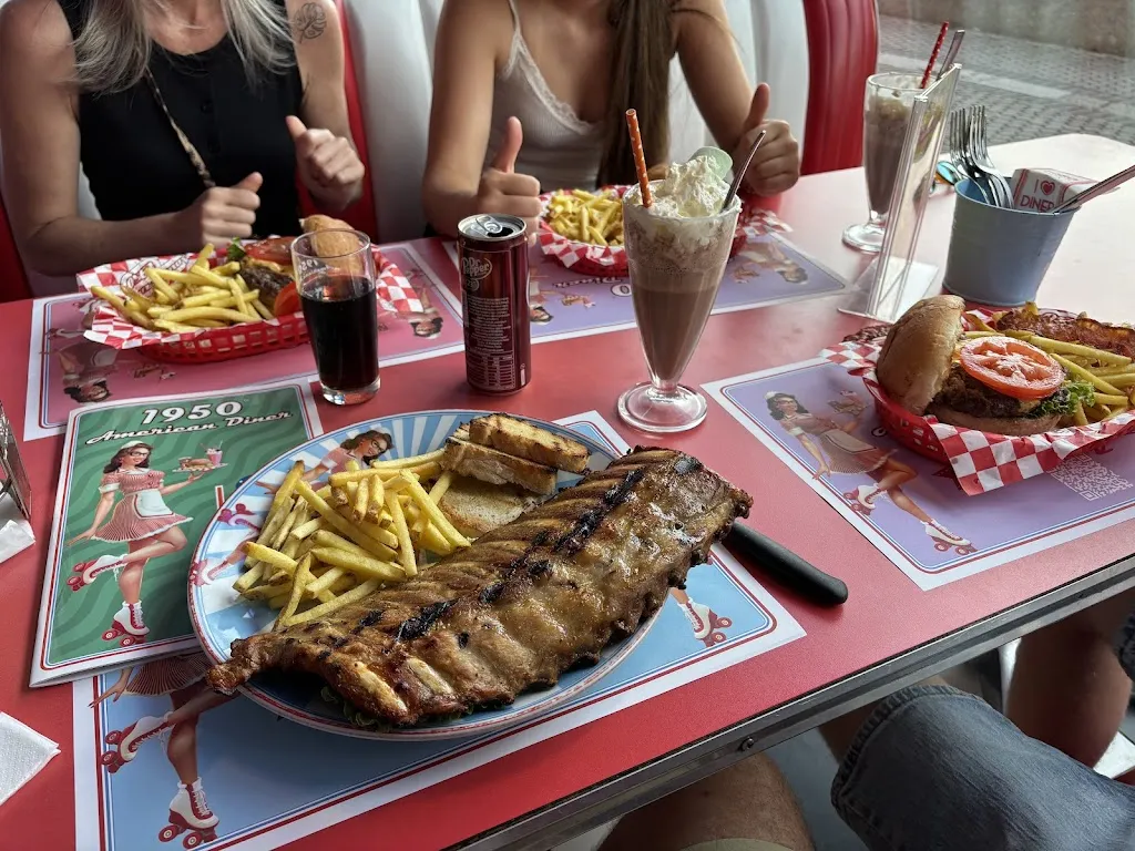 Dennis Roks_1950 American Diner - PONTEDERA_Pontedera_review