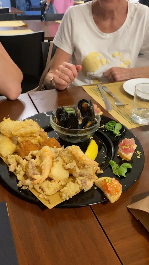 Just Moni_Il Mangiabalene_Pontedera_review