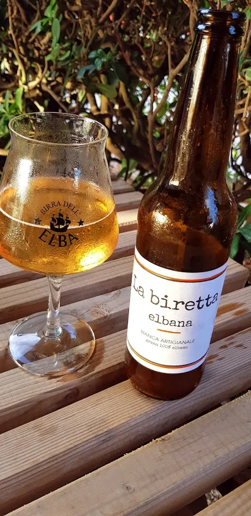 Mariol Petani_Black & Wine - Enoteca PizzaBistrot_Portoferraio_review