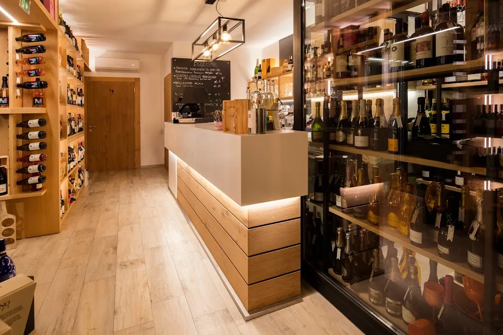 Black & Wine - Enoteca PizzaBistrot_Portoferraio_slider_image_3