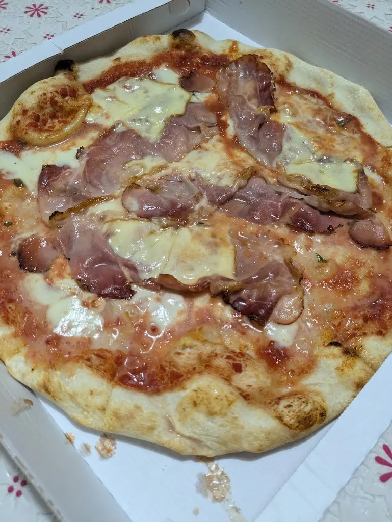 Camilla_Saporé Pizzeria/Rosticceria/Friggitoria/Creperia_Montesardo_review