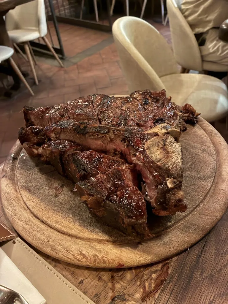 Sofia Ilona Salzer_Il Gatto e la Volpe | Florence_Province of Florence_review