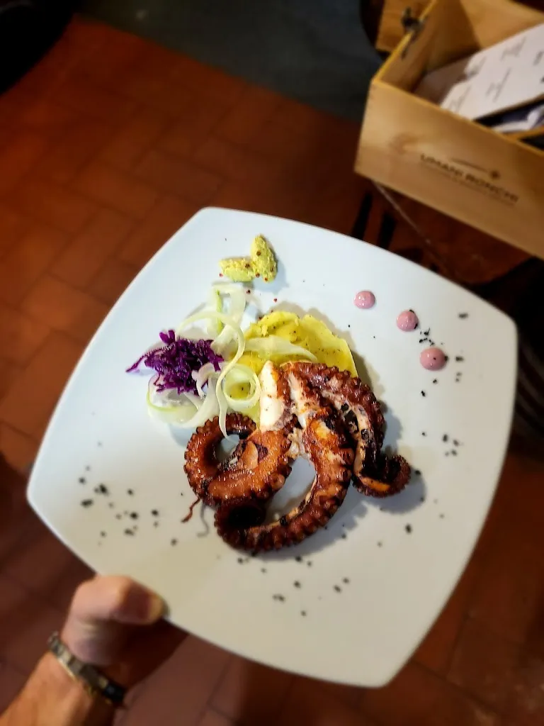 Ireale Osteria Pizzeria_Quercianella_slider_image_3