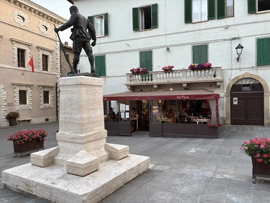 Nigel S _Agriteca in Piazza_Radicondoli_reseña