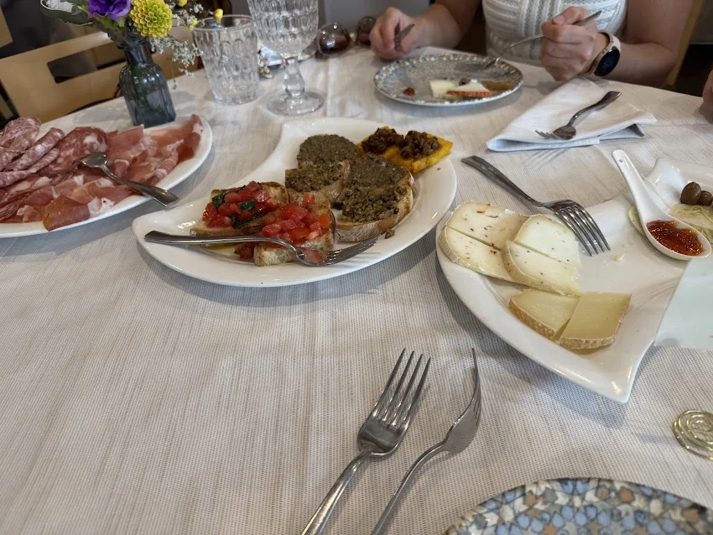 Dániel Mesics_Borroncino_Reggello_review