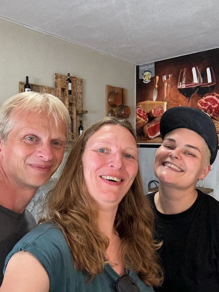 Oliver Ihde_Le Massaie Esaurite - Rosticceria Rurale_Ribolla_review