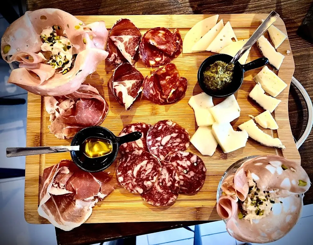 THE ROOF Mesagne BY BAGUETTEANDMORE_Mesagne_slider_image_3