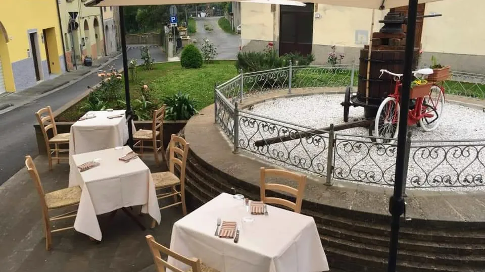 Piccola Osteria Paperini restaurant in Riparbella