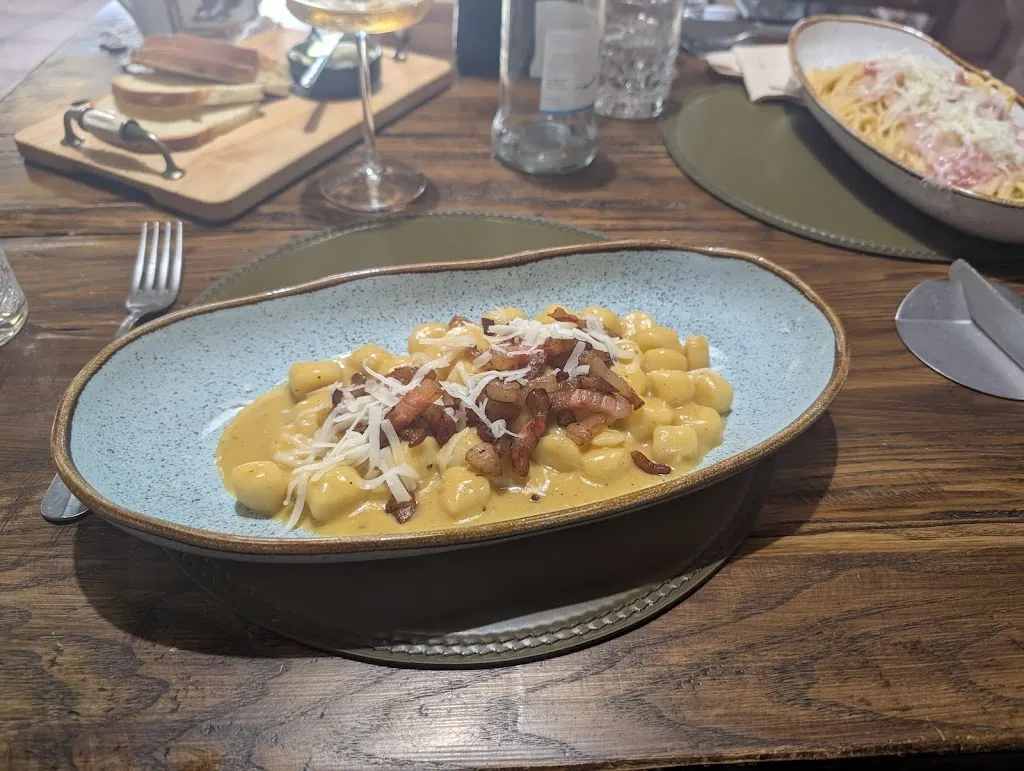 Michael Krupnick_BISTROT 1986_Riparbella_review