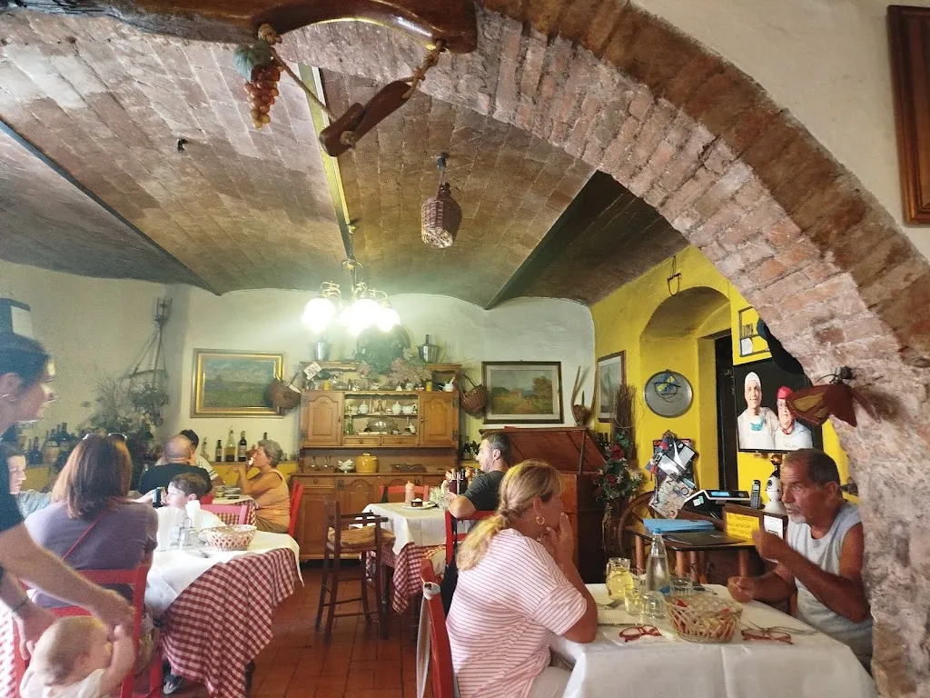 Osteria in Cantina_Riparbella_slider_image_3