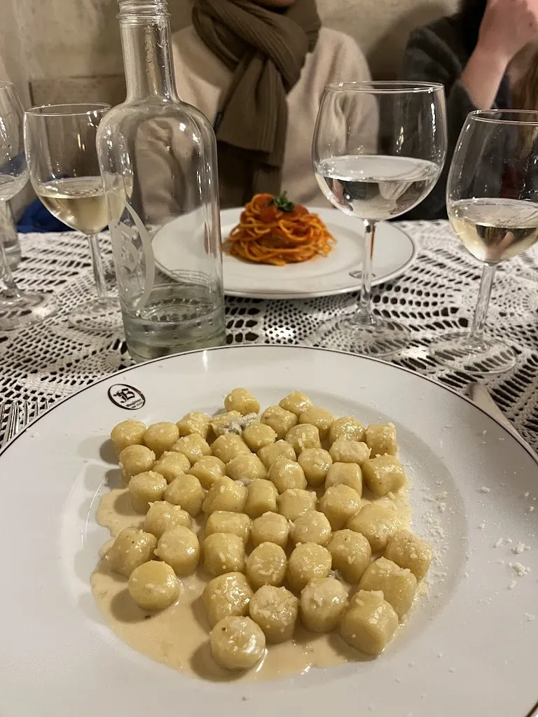 Jackie Zhou_Baghino_Provincia di Prato_review