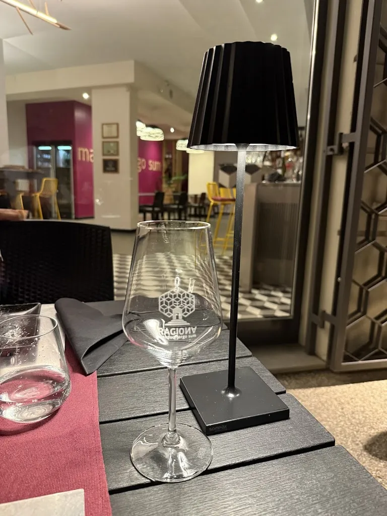 Chiara Ferri_Ragiona_Provincia di Prato_recensione