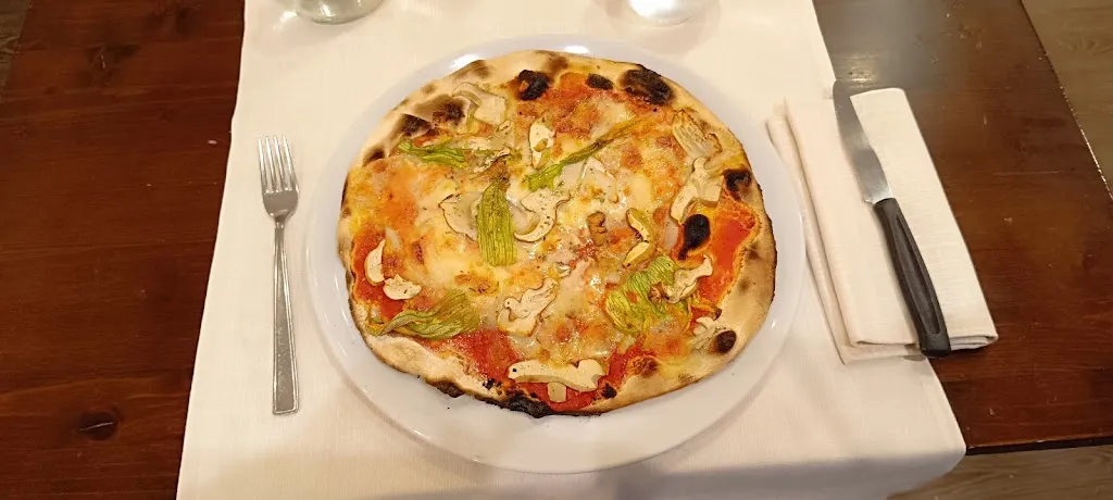 Cavallino Rosso_Provincia di Prato_slider_image_3